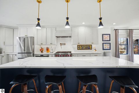 Tiny photo for 814 S Kinney Avenue, Mt Pleasant, MI 48858 (MLS # 1943575)