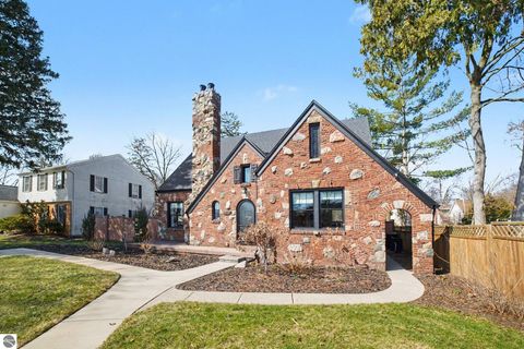 Tiny photo for 814 S Kinney Avenue, Mt Pleasant, MI 48858 (MLS # 1943575)