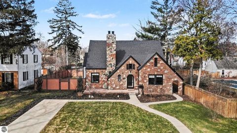 Tiny photo for 814 S Kinney Avenue, Mt Pleasant, MI 48858 (MLS # 1943575)