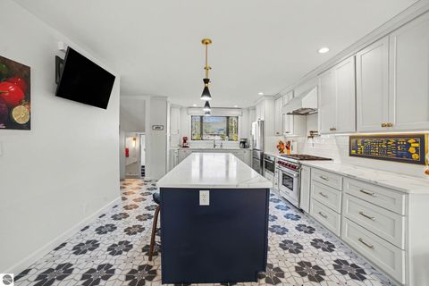 Tiny photo for 814 S Kinney Avenue, Mt Pleasant, MI 48858 (MLS # 1943575)