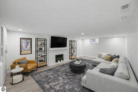 Tiny photo for 814 S Kinney Avenue, Mt Pleasant, MI 48858 (MLS # 1943575)