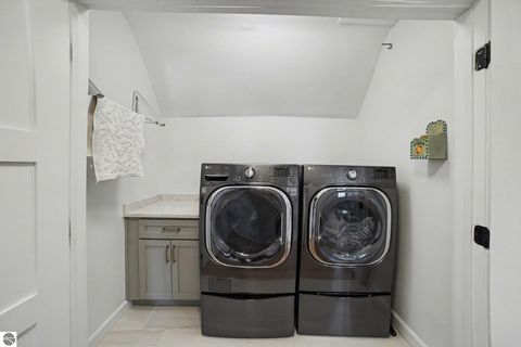 Tiny photo for 814 S Kinney Avenue, Mt Pleasant, MI 48858 (MLS # 1943575)