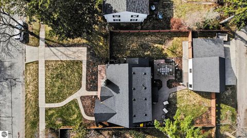 Tiny photo for 814 S Kinney Avenue, Mt Pleasant, MI 48858 (MLS # 1943575)