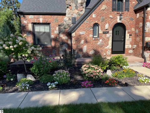 Tiny photo for 814 S Kinney Avenue, Mt Pleasant, MI 48858 (MLS # 1943575)