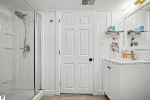 Tiny photo for 814 S Kinney Avenue, Mt Pleasant, MI 48858 (MLS # 1943575)