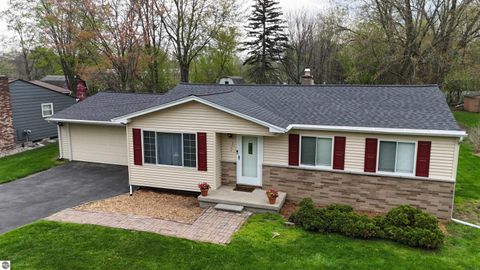 Photo of 2354 Ross Street, Grand Blanc, MI 48439 (MLS # 1944322)