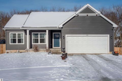 Photo of 258 Ruby Court, Alma, MI 48801 (MLS # 1941098)
