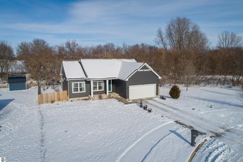 Tiny photo for 258 Ruby Court, Alma, MI 48801 (MLS # 1941098)