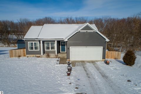 Tiny photo for 258 Ruby Court, Alma, MI 48801 (MLS # 1941098)
