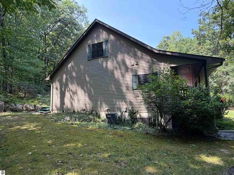 Tiny photo for 722 Bungo Lake Road, Harrison, MI 48625 (MLS # 1949420)