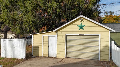 Tiny photo for 309 E Andre Avenue, Mt Pleasant, MI 48858 (MLS # 1952018)