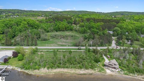 Tiny photo for 5 Lake Street, Frankfort, MI 49635 (MLS # 1947432)