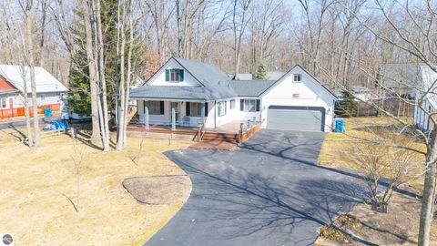 Tiny photo for 402 Sheffield Drive, Roscommon, MI 48653 (MLS # 1943589)