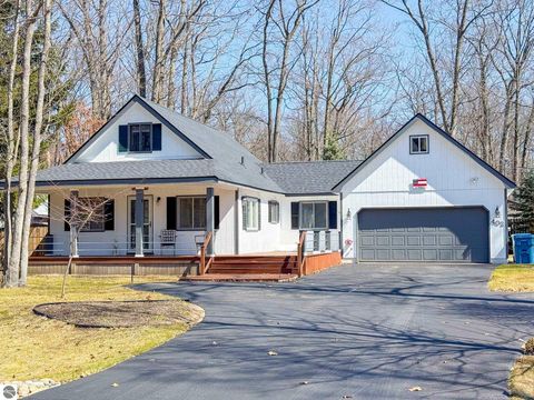 Tiny photo for 402 Sheffield Drive, Roscommon, MI 48653 (MLS # 1943589)