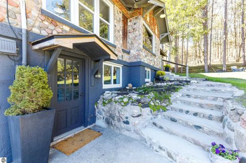 Tiny photo for 925 Beech Street, Frankfort, MI 49635 (MLS # 1945089)