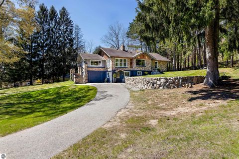 Tiny photo for 925 Beech Street, Frankfort, MI 49635 (MLS # 1945089)