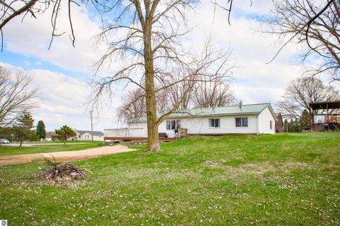 Tiny photo for 5578 S Crawford Road, Mt Pleasant, MI 48858 (MLS # 1943932)