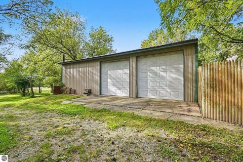 Tiny photo for 691 N Duffield Road, Sumner, MI 48889 (MLS # 1951025)