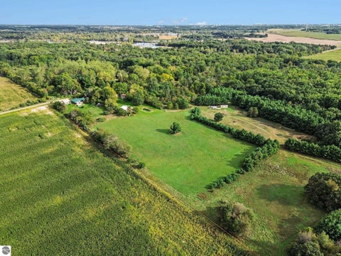 Tiny photo for 691 N Duffield Road, Sumner, MI 48889 (MLS # 1951025)