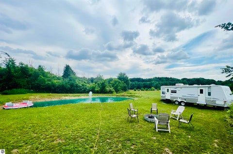 Tiny photo for 691 N Duffield Road, Sumner, MI 48889 (MLS # 1951025)