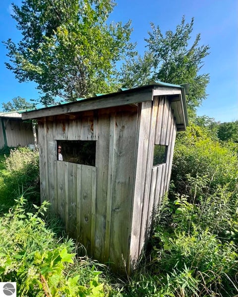 Tiny photo for 691 N Duffield Road, Sumner, MI 48889 (MLS # 1951025)