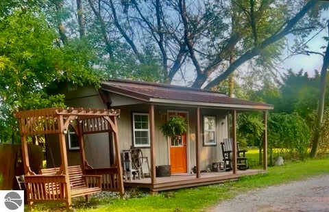 Tiny photo for 691 N Duffield Road, Sumner, MI 48889 (MLS # 1951025)