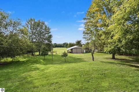 Tiny photo for 691 N Duffield Road, Sumner, MI 48889 (MLS # 1951025)