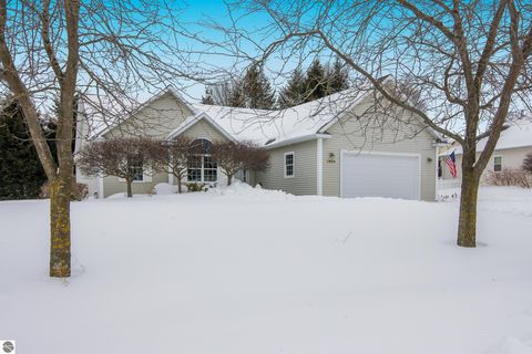Photo of 2934 Ridge Trail Drive, Traverse City, MI 49684 (MLS # 1943071)