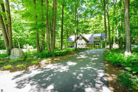 Photo of 11610 Mountain Woods Drive, Thompsonville, MI 49683 (MLS # 1944471)