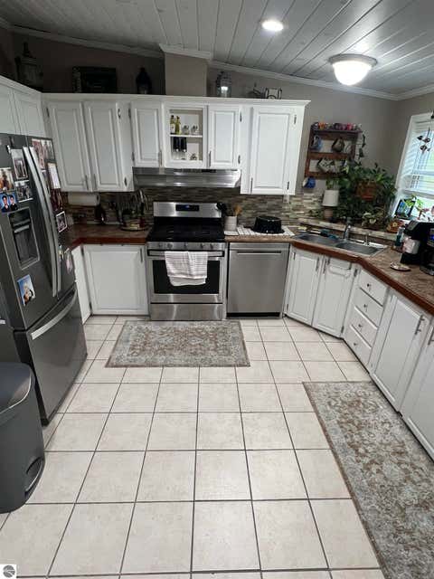 Tiny photo for 6715 Shanty Creek Road, Bellaire, MI 49615 (MLS # 1944329)