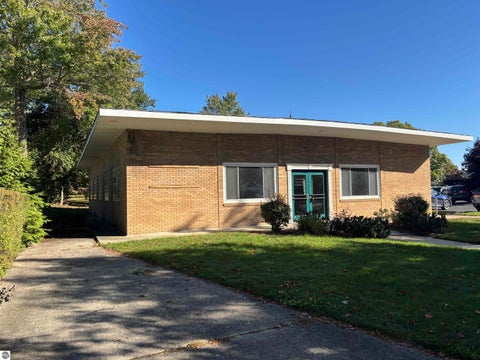 Tiny photo for 205 Clinton Street, Charlevoix, MI 49720 (MLS # 1951148)
