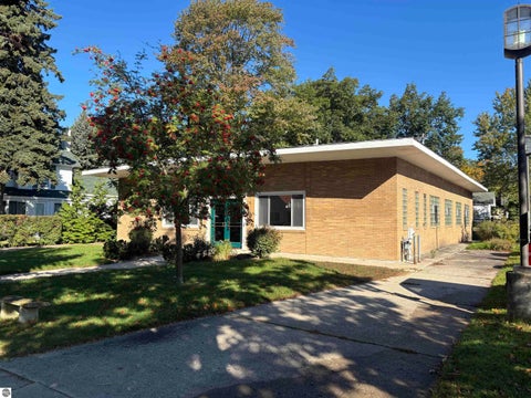 Tiny photo for 205 Clinton Street, Charlevoix, MI 49720 (MLS # 1951148)