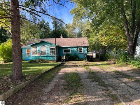 Tiny photo for 1112 Harold Street, Mt Pleasant, MI 48858 (MLS # 1951096)