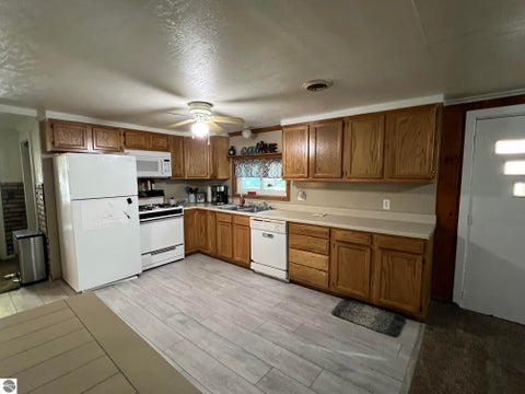 Tiny photo for 1112 Harold Street, Mt Pleasant, MI 48858 (MLS # 1951096)