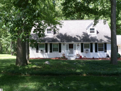 Tiny photo for 2341 E Cherrywood Drive, Midland, MI 48640 (MLS # 1946537)