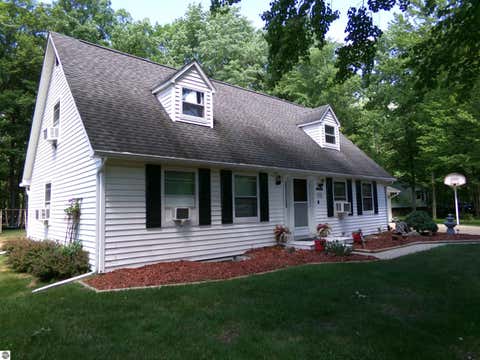 Tiny photo for 2341 E Cherrywood Drive, Midland, MI 48640 (MLS # 1946537)