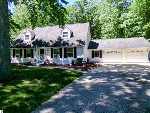 Photo of 2341 E Cherrywood Drive, Midland, MI 48640 (MLS # 1946537)