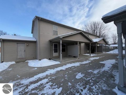 Tiny photo for 465 W Wright Avenue, Shepherd, MI 48883 (MLS # 1941951)