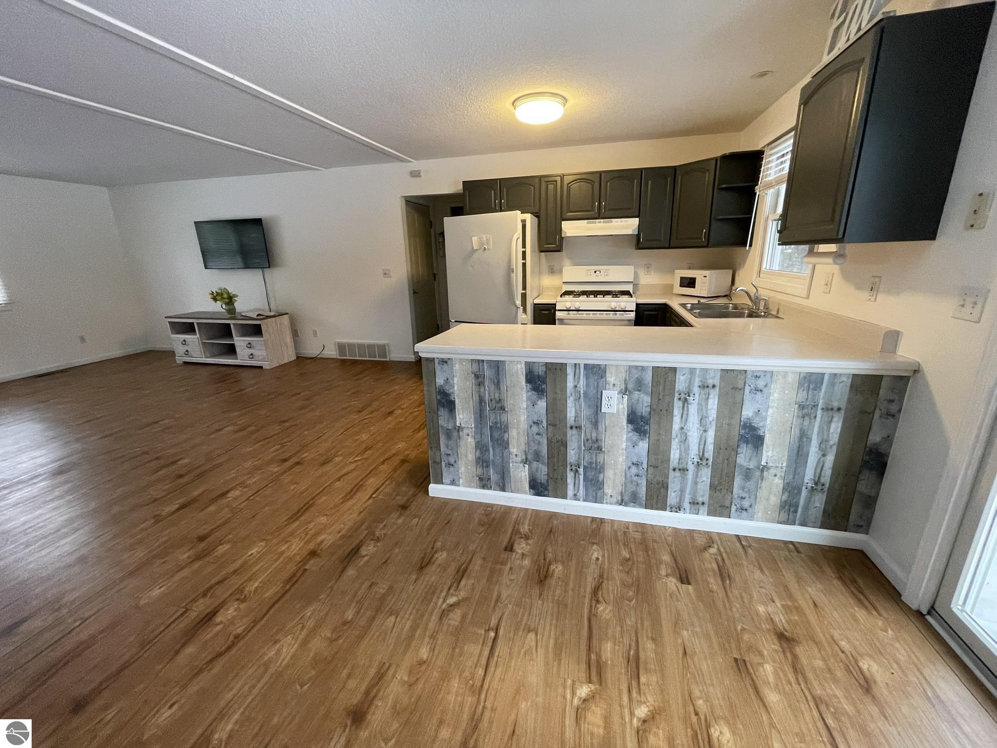 10511 Lake Of The Woods Road