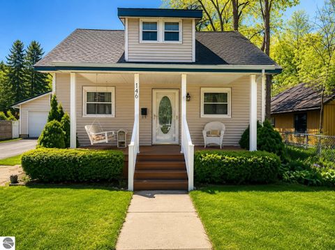 Tiny photo for 146 E Sixteenth Street, Traverse City, MI 49684 (MLS # 1945873)