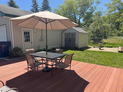 Tiny photo for 146 E Sixteenth Street, Traverse City, MI 49684 (MLS # 1945873)