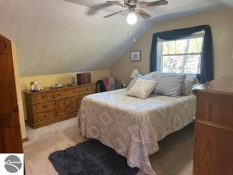 Tiny photo for 146 E Sixteenth Street, Traverse City, MI 49684 (MLS # 1945873)