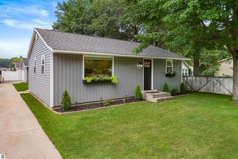 Tiny photo for 917 Carver Street, Traverse City, MI 49686 (MLS # 1948569)