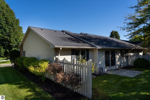 Tiny photo for 110 Apricot Lane, Mt Pleasant, MI 48858 (MLS # 1950943)