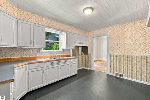 Tiny photo for 146 E Eleventh Street, Traverse City, MI 49684 (MLS # 1951217)