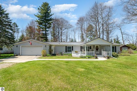 Photo of 2423 West Drive, Tawas City, MI 48763 (MLS # 1945589)