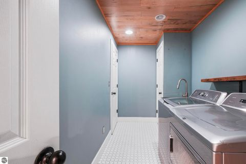 Tiny photo for 206 E Ninth Street, Traverse City, MI 49684 (MLS # 1944274)