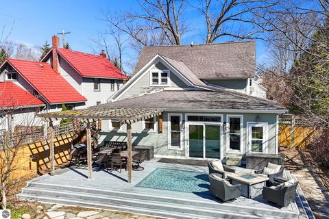 Tiny photo for 206 E Ninth Street, Traverse City, MI 49684 (MLS # 1944274)