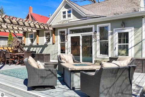 Tiny photo for 206 E Ninth Street, Traverse City, MI 49684 (MLS # 1944274)