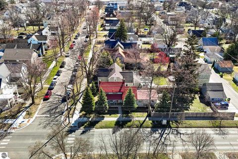Tiny photo for 206 E Ninth Street, Traverse City, MI 49684 (MLS # 1944274)
